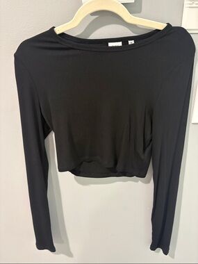 Aritzia Black Long-Sleeve Cropped Tee